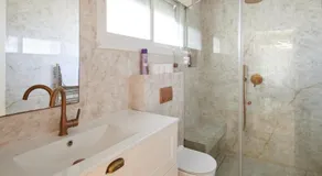 GABRIEL APARTMENTS - Jacuzzi & Panoramic JLM View Steps to Shaare Zedek Hospital - Image 5