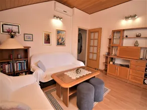 bedroom apartment with garden - Image 1
