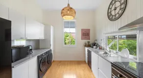 Inverclyde on Red Hill - Pet Friendly - Image 2