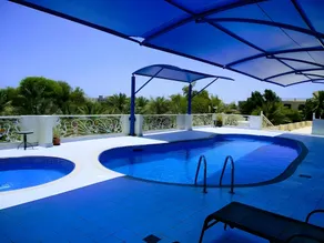 Royal Gardens Hotel - Image 2