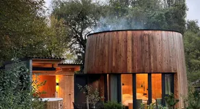 Cabanes avec jacuzzi les pieds dans la vignes - Image 5