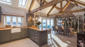 Three Little Pigs Luxury Cottage - Image 3