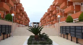 Apartamento Nuevo con Gran Terraza y Wifi en Canet - Image 3