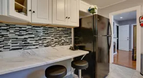 8 Mi to MetLife Stadium: Pet-Friendly Home w/ Yard - Image 3