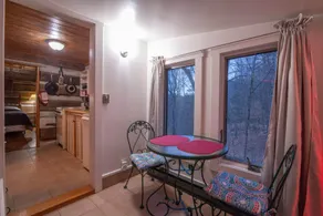 Moore House Inn & Cabins - Image 5