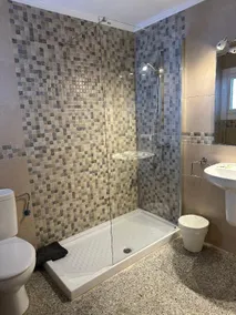 L'Illa Hotel - Image 2
