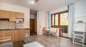Fatrapark 2 Apartments House - Image 3