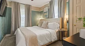 The Paper Plane Pool - Sauna - Poker Room - Sleeps 8 - Image 2