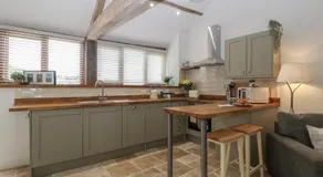 The Old Cart Shed - Image 4