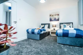 Borage House- Stylish and Spacious 3BR - Image 2