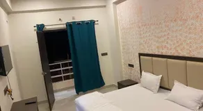 Divya Hotel & Restaurant - Image 2