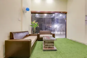 OYO 77970 Hotel Sangam - Image 3