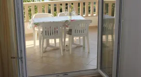 Omis Duce sandy beach apartments Mare - Image 4