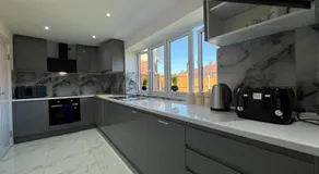 Brand New, Immaculate 3 Bed 3 Shower room House - Image 4