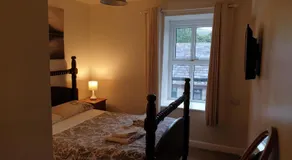 The Golden Lion Hotel - Image 2