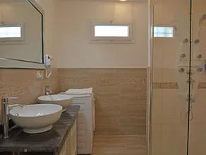 Modern Villa near Forest in Montauroux - Image 3