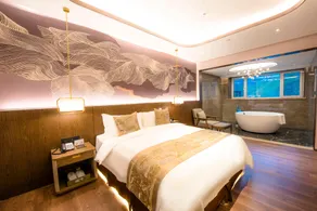 HotelMoMc Manlan Hotel - Image 2