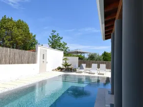 Nice Apartment with Pool - Image 5