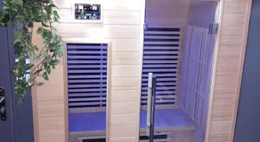 Chambre avec spa, piscine et sauna privatif - Image 4