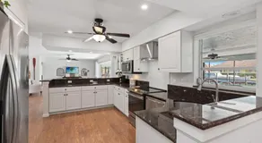 ELEVATED 955 - Spacious Family Riverfront home 4 Bedrooms - Image 4