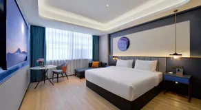 R Royalss Hotel, Yulin Yuxing Square - Image 2
