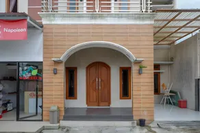 RedDoorz near Agrowisata Kebun Teh Dieng - Image 4