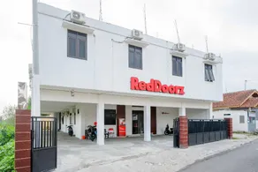 RedDoorz Syariah near Universitas Jenderal Soedirman 2 - Image 4