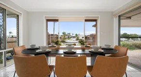 Topsail Tides Absolute Canal Waterfront Banksia Beach - Image 3