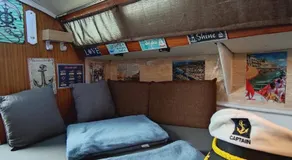 Nuit Insolite à bord d'un Voilier Sète Vieux Port - Image 2