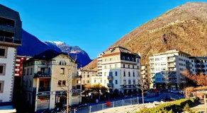Bernina Station Suite - 30 Steps to the Red Train - Image 4