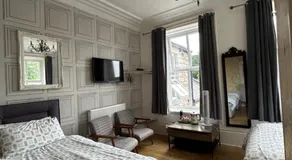Little John Hotel - Image 2