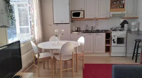 Viihtyisä kolmio järven rannalla - Image 3