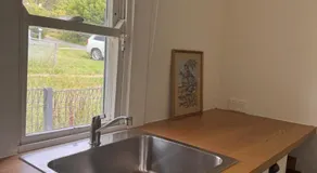Large Family Cottage - Walk to Town - Image 5