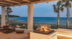 Beachfront Villa Crystalia - Image 3