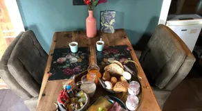 B & B Chawe - Image 4