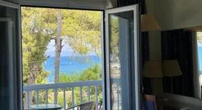 Theodorou Beach Hotel Apartments - Image 2