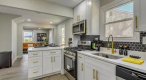 'The Red Door' Stylish Family Home in Falls Church - Image 4