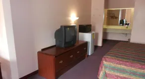 Executive Inn & Suites - Covington - Image 5