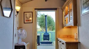 Park Farm Holidays Glamping - Image 5