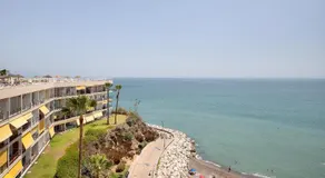 Appartement 'Première Ligne Vue Panoramique' avec vue sur la mer, Wi-Fi et climatisation - Image 2
