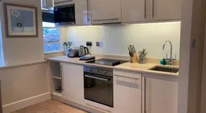 NELL GWYNN HOUSE - Large, Sleek One Bedroom Apartment, Sloane Square, London - Image 5