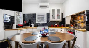 Stylish Home 5min drive to Sovereign Hill & Lake Wendouree - Image 4