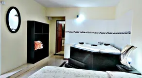 Petit Rivera Hotel - Image 2