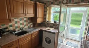 Stunning 2 Bed Flat With Games Table BHX NEC - Image 5