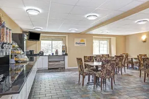 Days Inn by Wyndham Sturbridge - Image 3