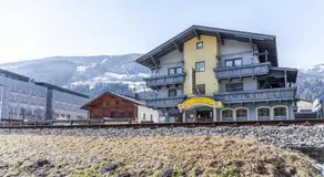 Apartamento vacacional \"Brugger 6 Personas\" cerca de la estación de esquí con vistas a las montañas - Image 4