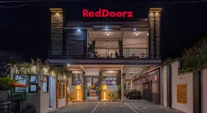 RedDoorz near Kampung Inggris Pare - Image 5