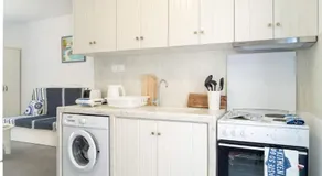 Blue Moon Apartments - Image 2