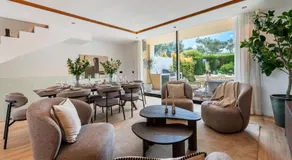 Luxury Golf Townhouse in Aloha with Pool & Garden - Image 3
