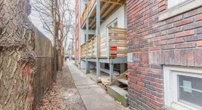 Pet-Friendly 2BR Near Edgewater with Parking - Image 3